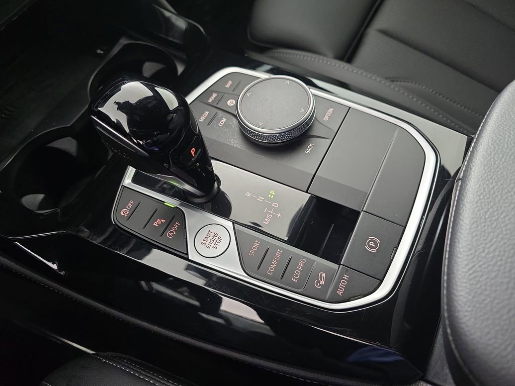 Certified 2025 BMW X4 xDrive30i w/ Premium Package image 28