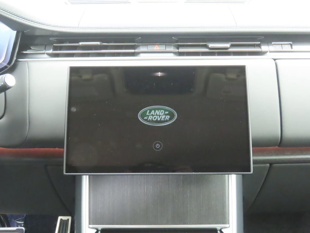 New 2025 Land Rover Range Rover Long Wheelbase SE image 14