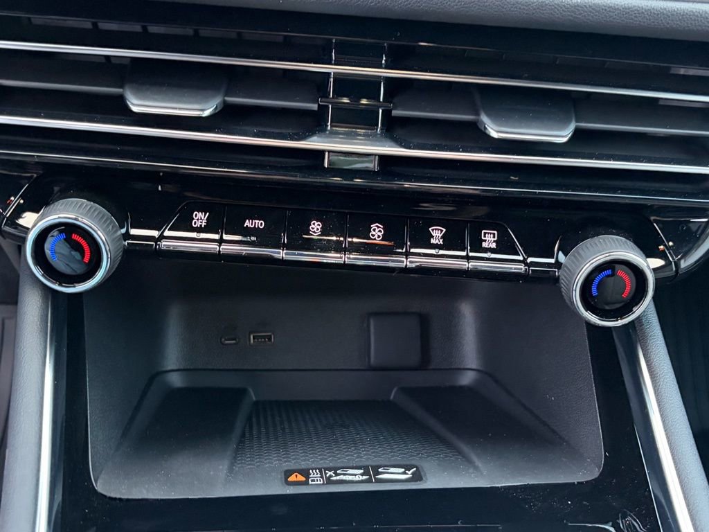 New 2026 Chevrolet Traverse LT w/ Midnight/Sport Edition image 16