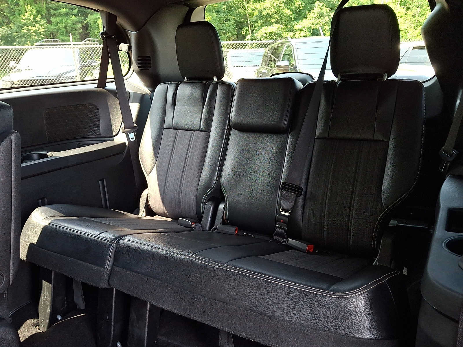 Used 2014 Chrysler Town & Country S FWD image 10