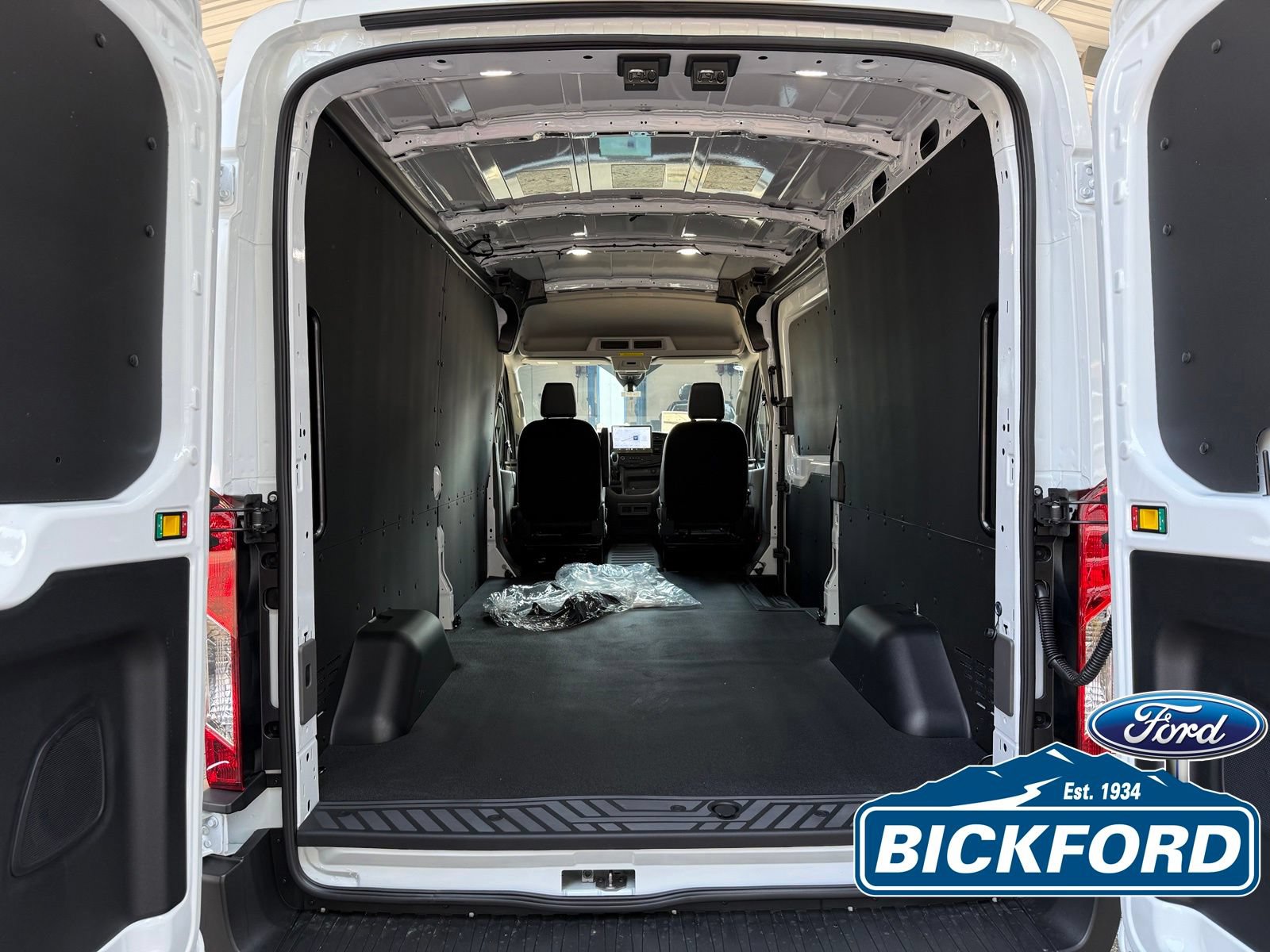New 2026 Ford Transit 350 148 Medium Roof w/ Load Area Protection Package RWD image 8