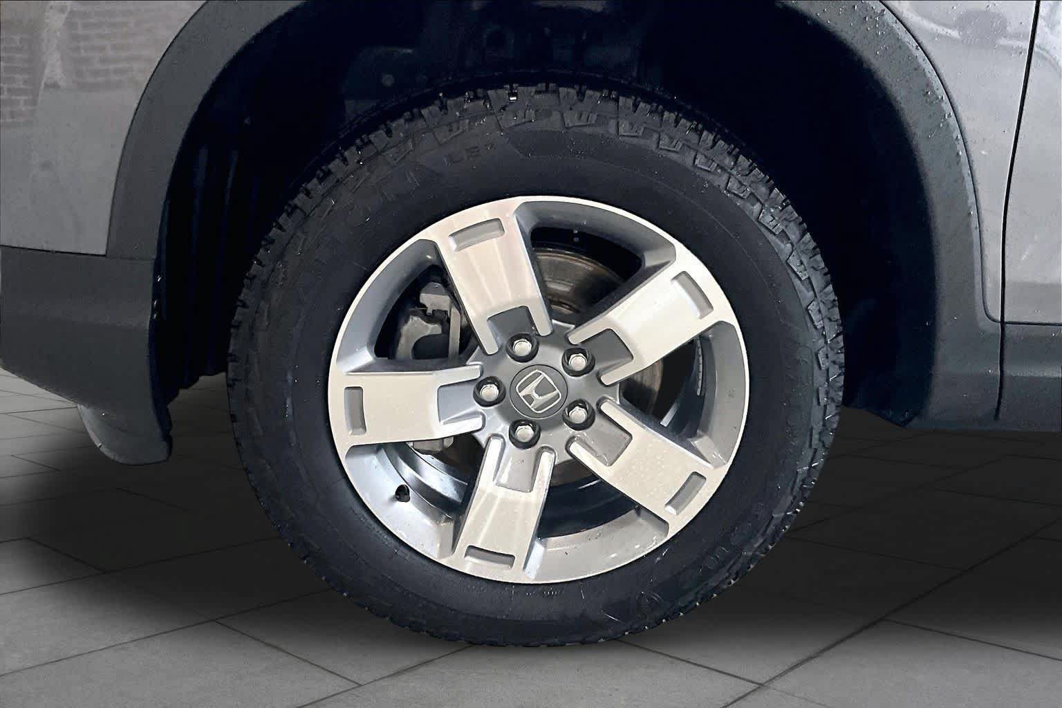 Certified 2025 Honda Ridgeline RTL image 10