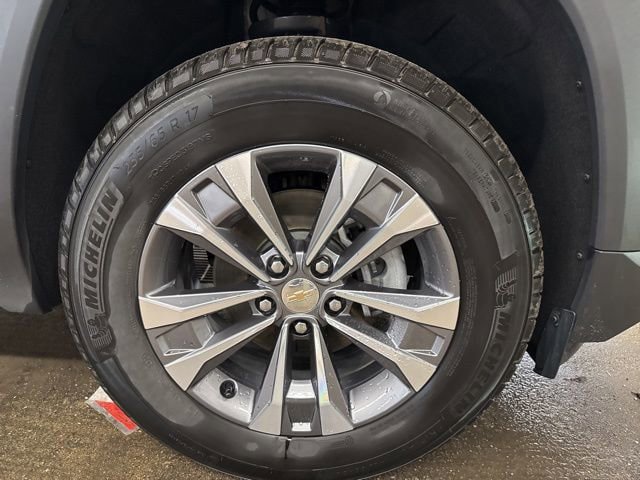 Used 2026 Chevrolet Equinox LT w/ LPO, Floor Liner Package AWD/4WD image 9