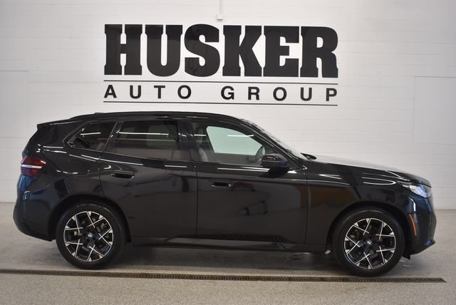 Used 2025 BMW X3 xDrive30i AWD/4WD image 2
