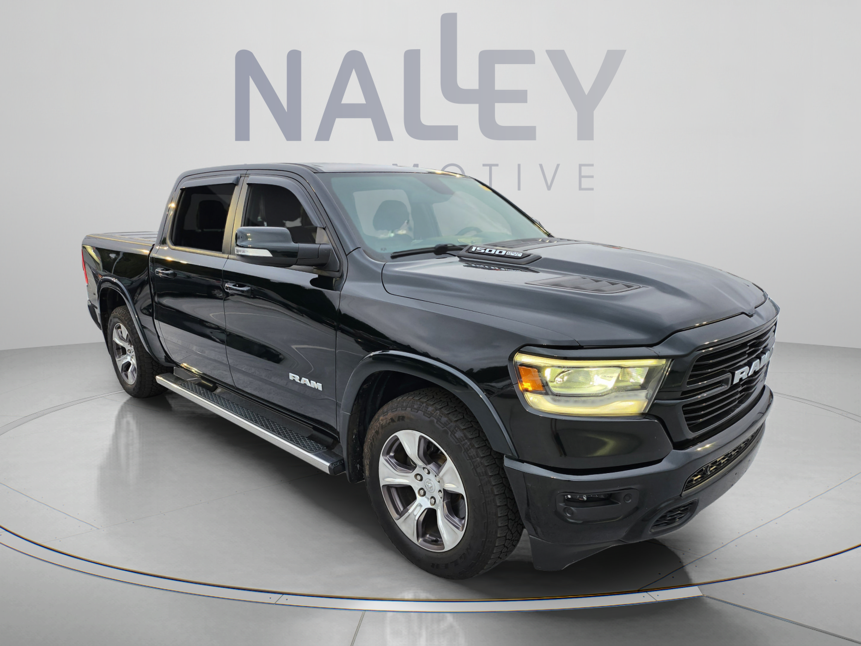 Used 2019 RAM 1500 Laramie w/ Sport Appearance Package AWD/4WD image 7