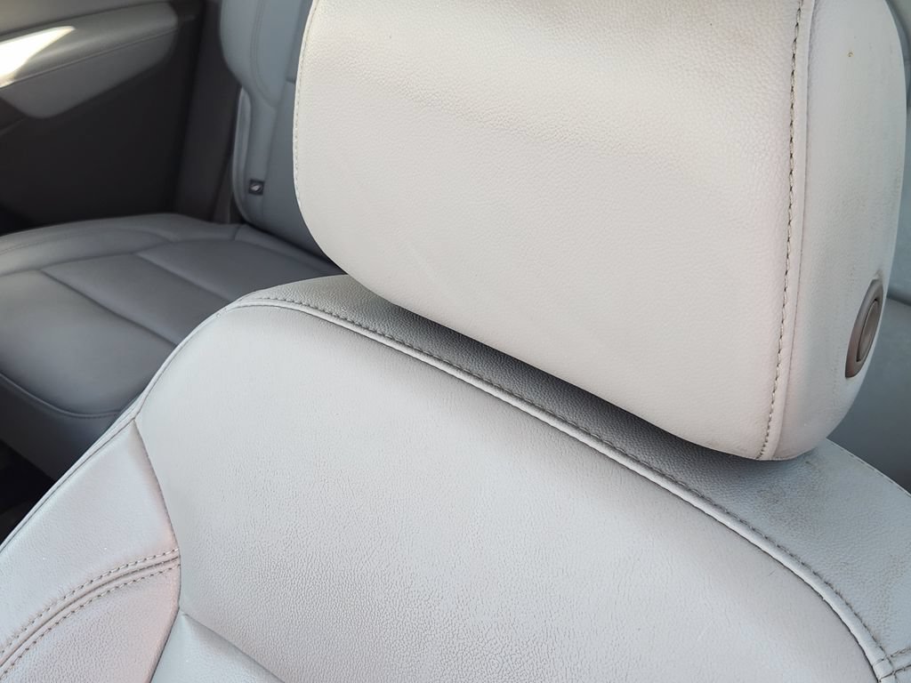 Used 2019 Chevrolet Traverse LT FWD image 14