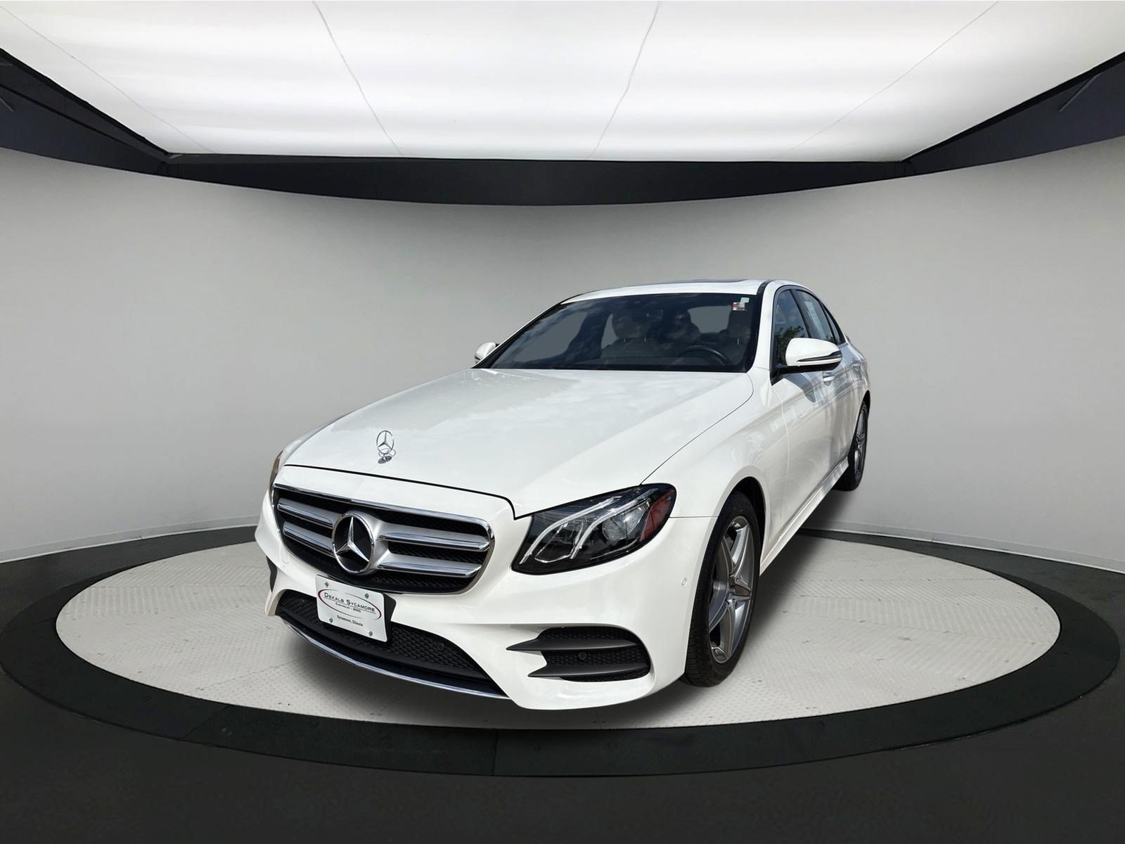 Used 2017 Mercedes-Benz E 300 4MATIC image 4