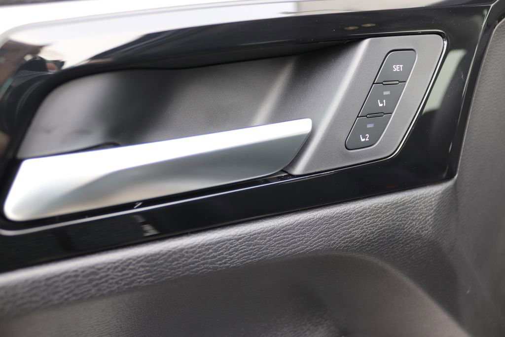 New 2026 Mitsubishi Outlander SEL image 13