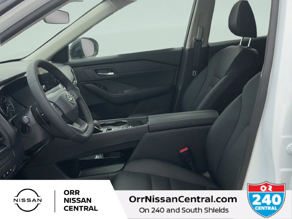 New 2027 Nissan Rogue Dark Armor FWD image 17