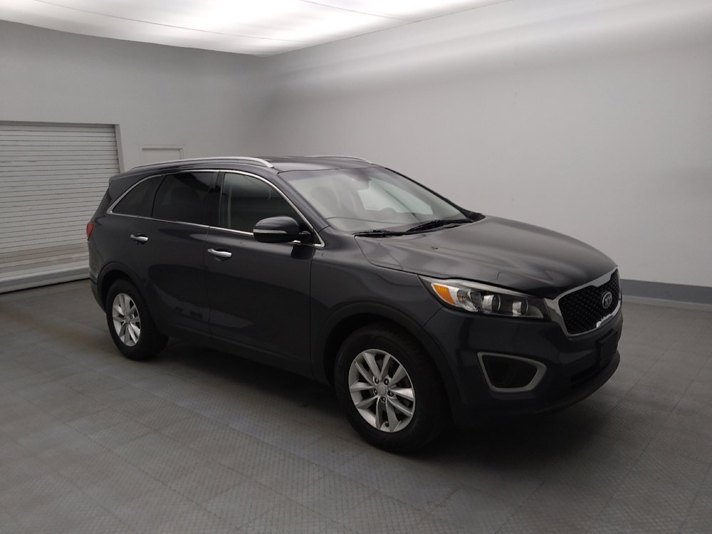 Used 2017 Kia Sorento LX image 11