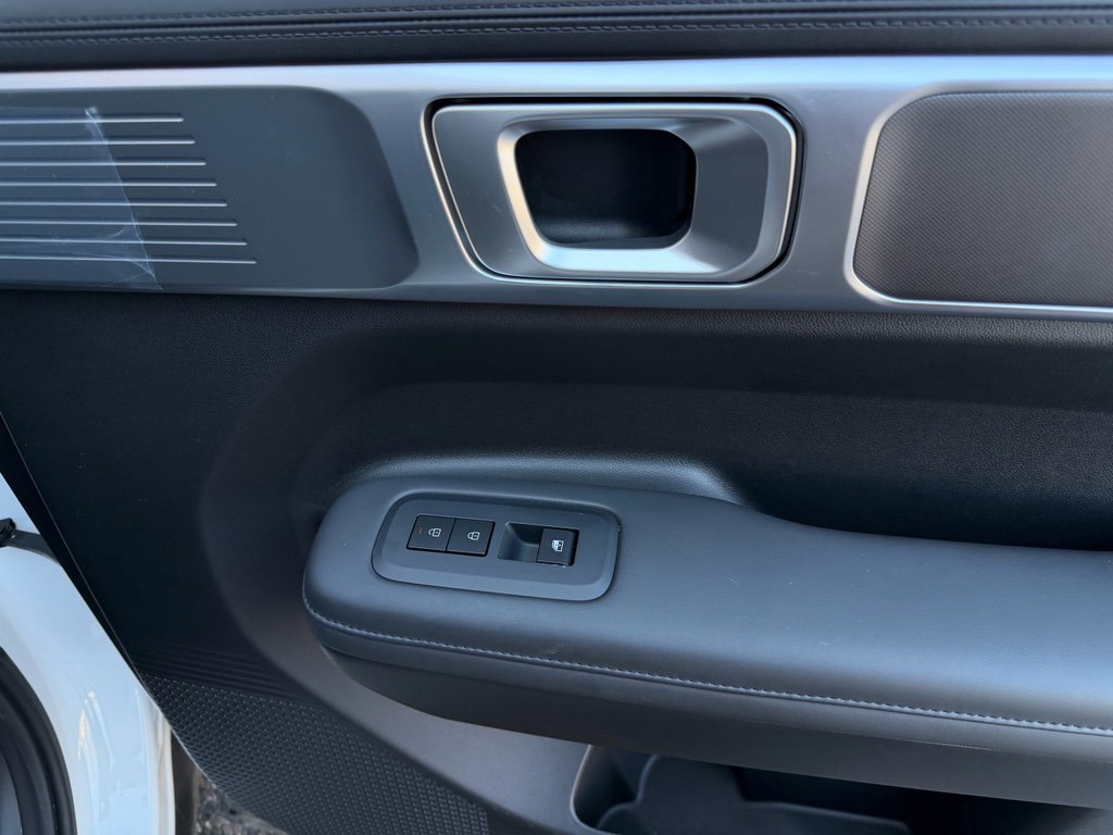 Used 2025 Hyundai Santa Fe XRT image 28