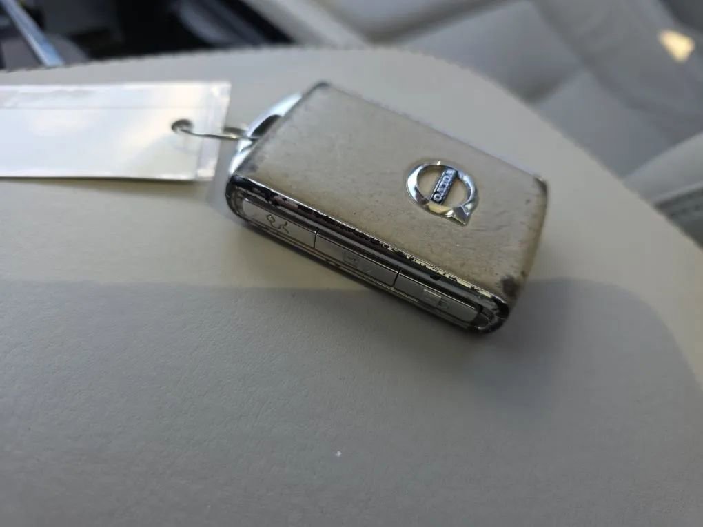 Used 2016 Volvo XC90 T6 Inscription w/ Vision Package image 38