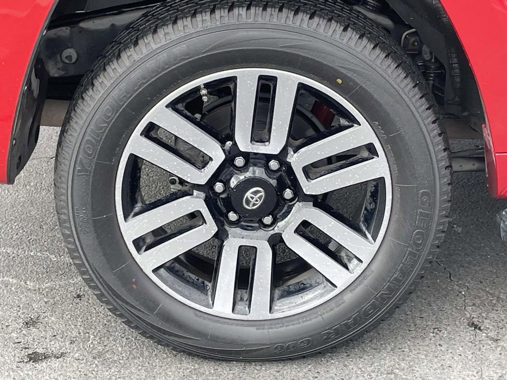 Used 2021 Toyota 4Runner Limited image 11