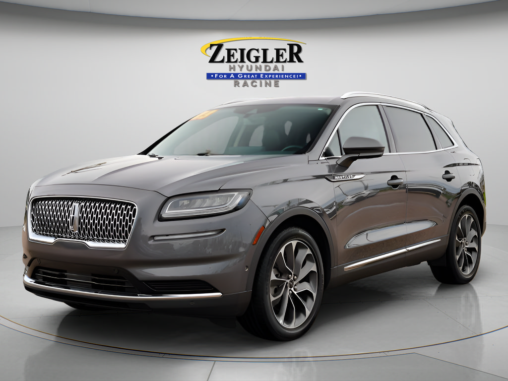 Used 2023 Lincoln Nautilus Reserve AWD/4WD image 3