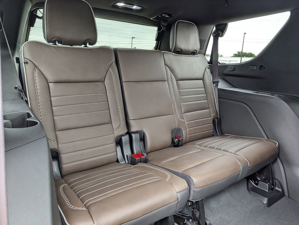 New 2026 GMC Yukon Denali Ultimate AWD/4WD image 32