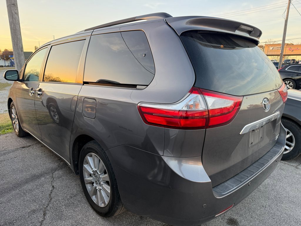 Used 2015 Toyota Sienna Limited Premium image 11