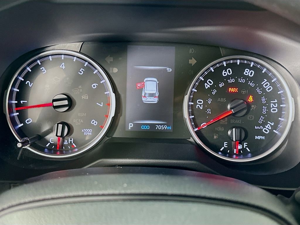 Used 2022 Toyota RAV4 LE image 12