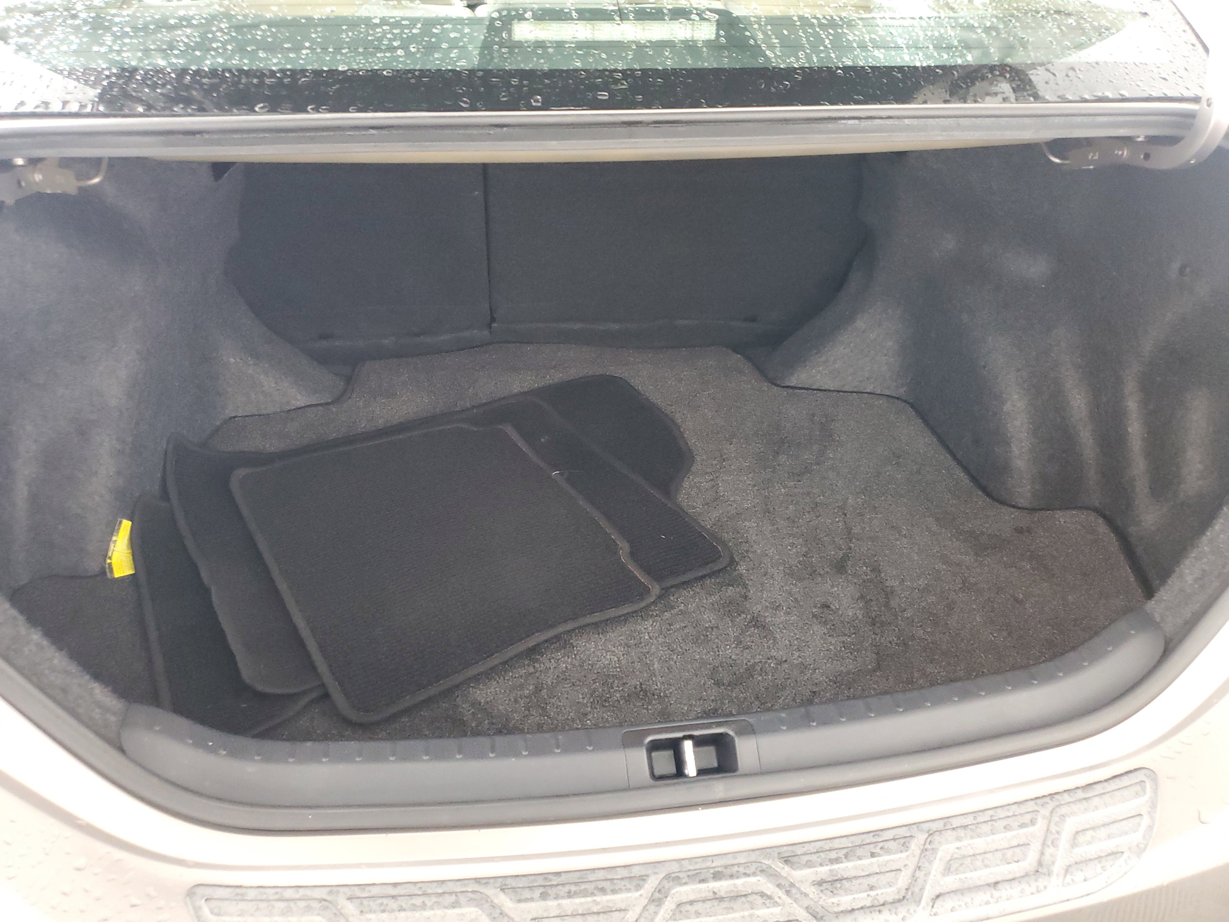 Used 2014 Toyota Corolla LE image 8