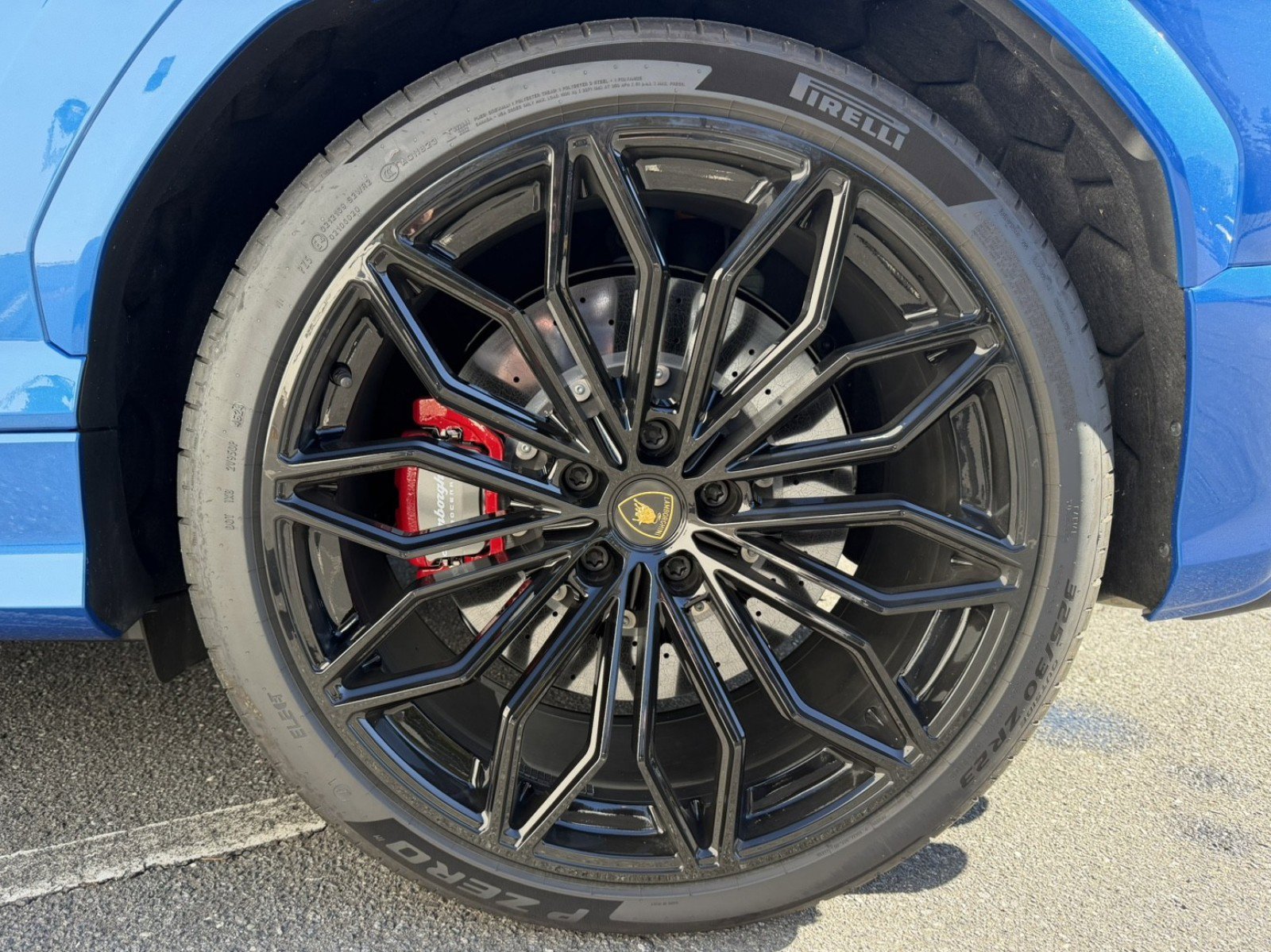 Used 2025 Lamborghini Urus SE image 11