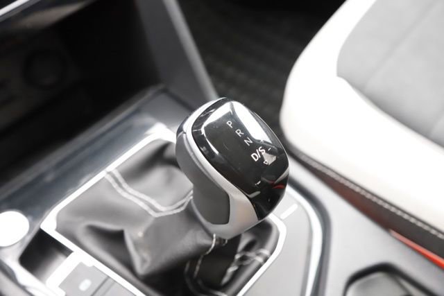 Used 2025 Volkswagen Taos SE w/ Panoramic Sunroof Package image 29