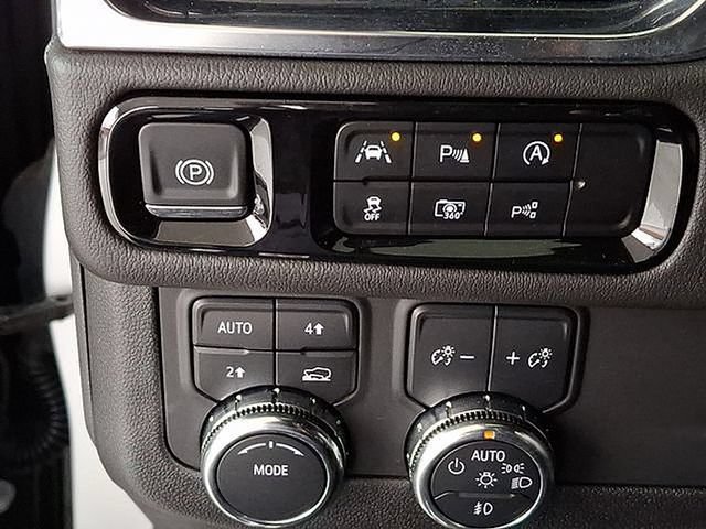 Used 2025 GMC Yukon Denali AWD/4WD image 21