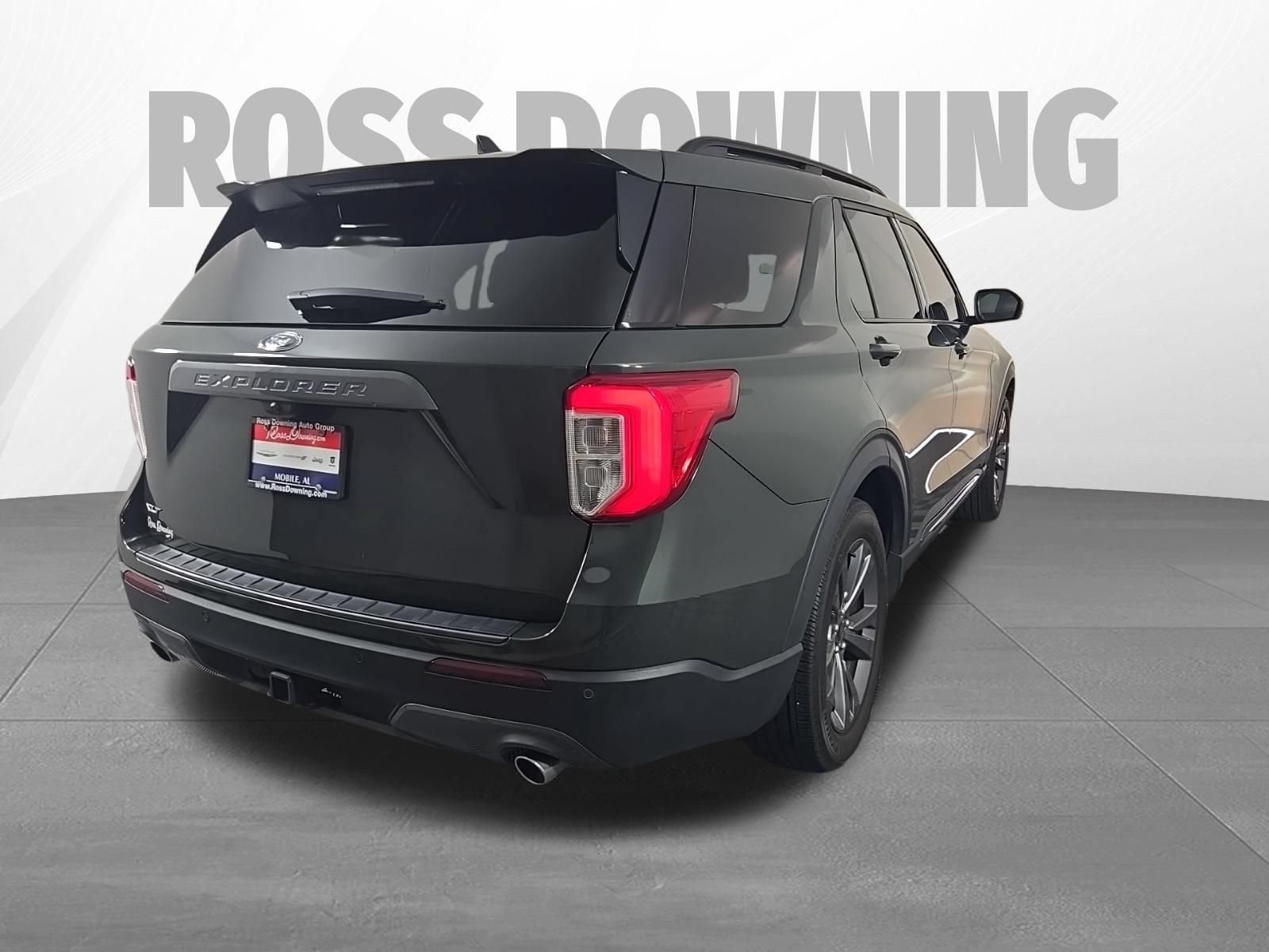 Used 2024 Ford Explorer XLT w/ Equipment Group 202A RWD image 4