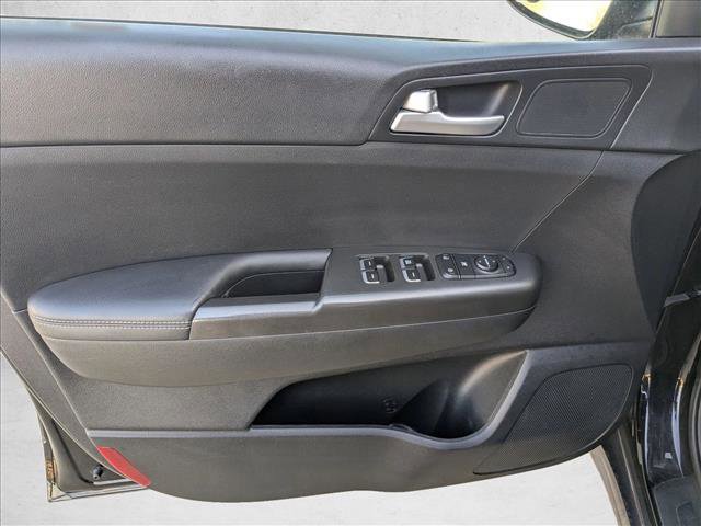 Used 2020 Kia Sportage LX image 7