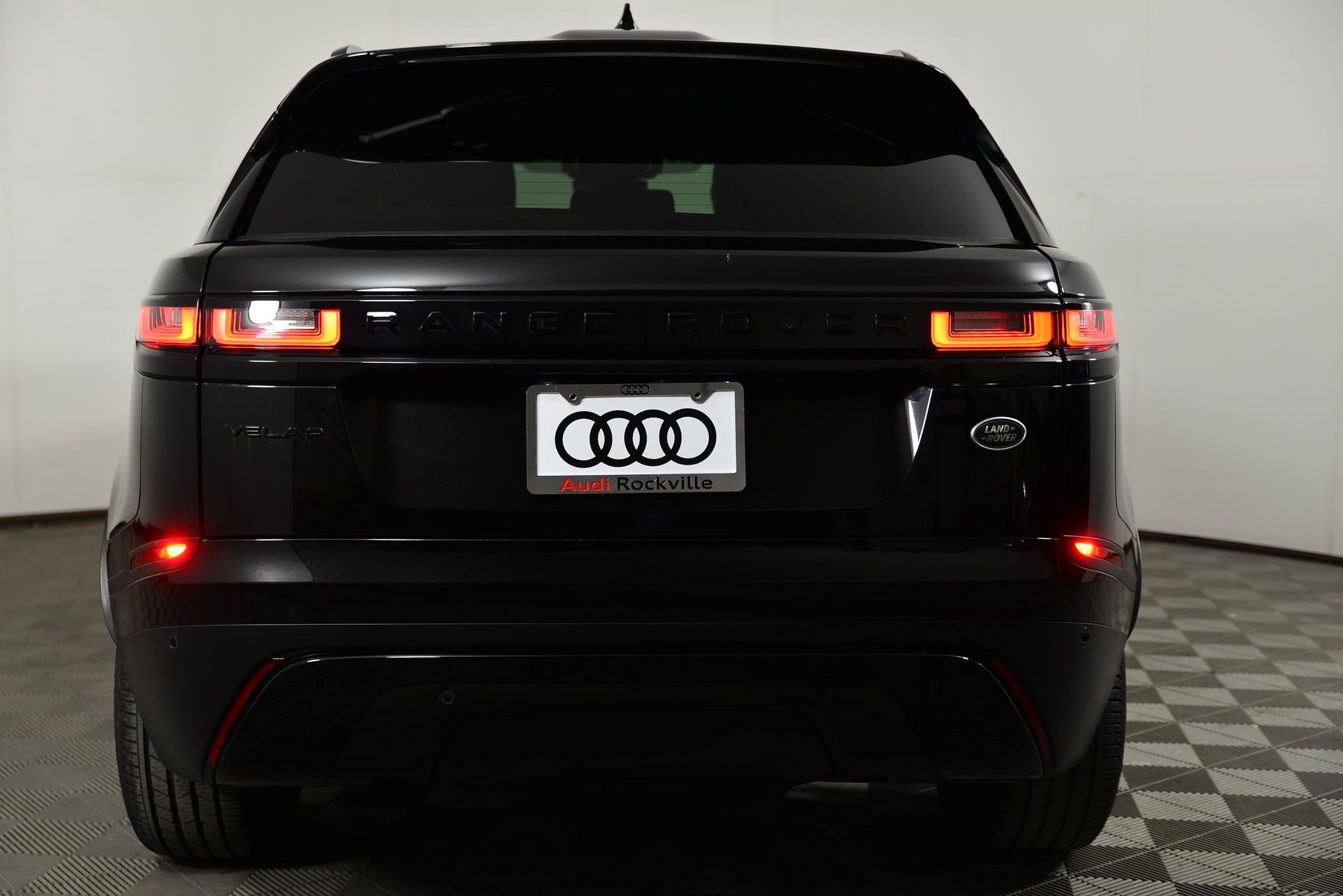 Used 2023 Land Rover Range Rover Velar S image 10