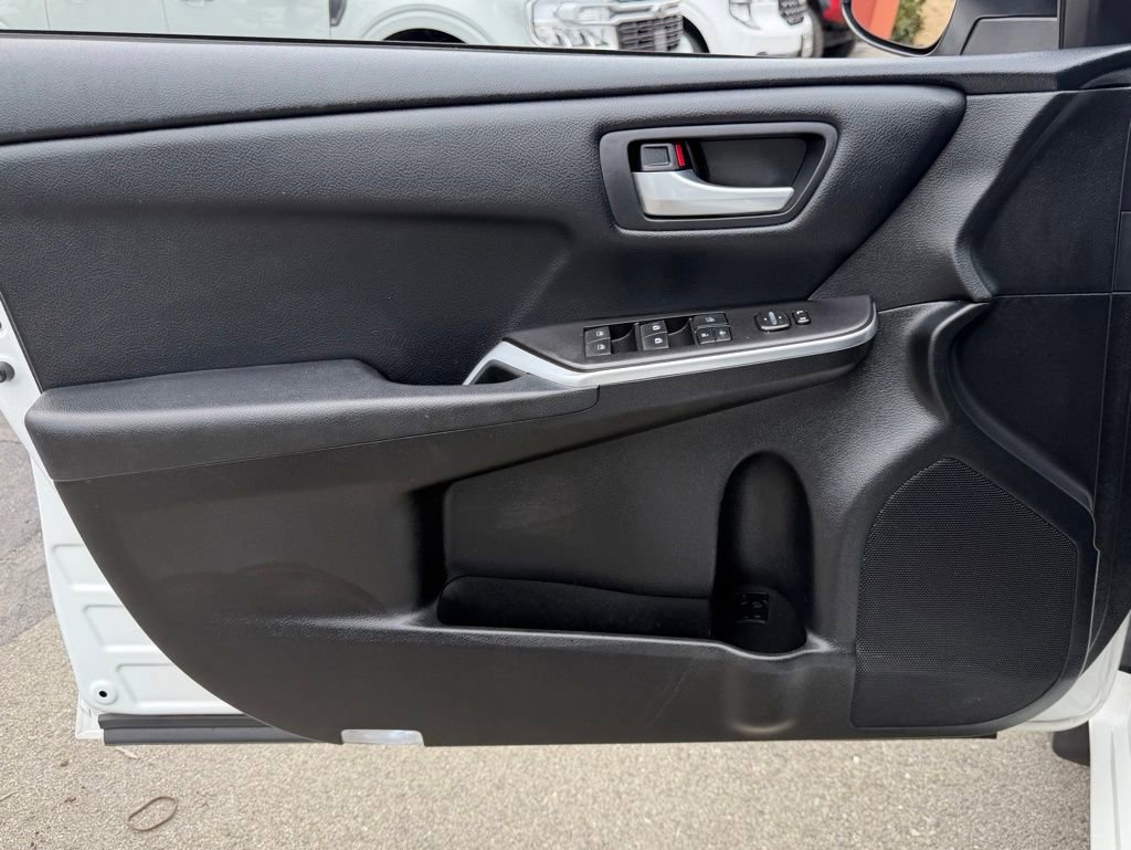 Used 2017 Toyota Camry LE image 15