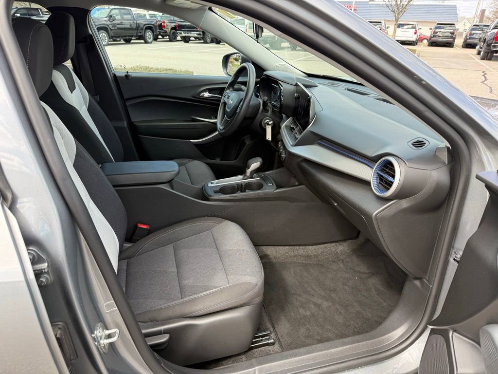 Used 2024 Chevrolet Trax LS FWD image 15