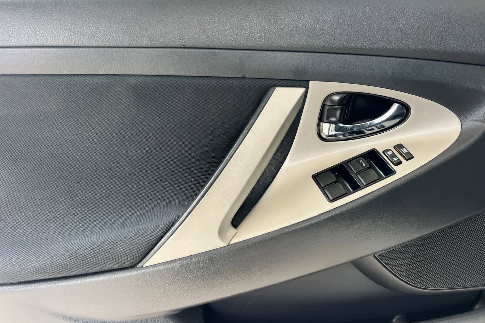 Used 2009 Toyota Camry SE FWD image 12