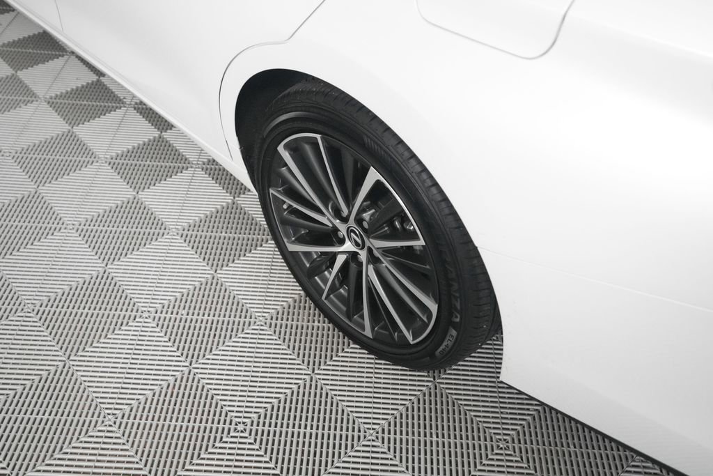 Certified 2025 Lexus ES 350 w/ Premium Package image 8