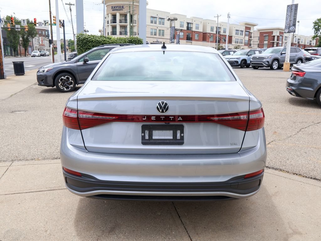 Certified 2026 Volkswagen Jetta SE w/ Black Wheel Package FWD image 4