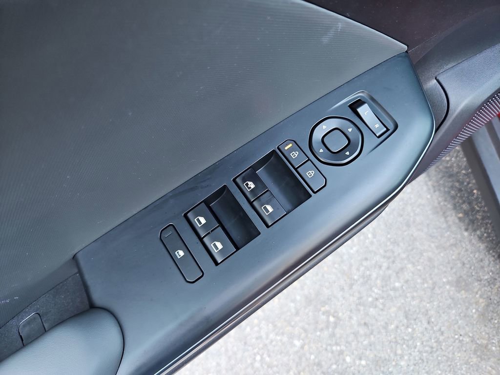 Used 2025 Kia K4 LXS image 23