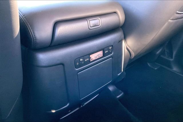 Used 2024 Nissan Armada SL w/ Captain's Chairs Package image 25