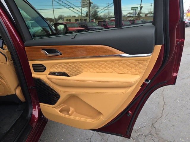 Used 2024 Jeep Grand Cherokee L Summit image 57