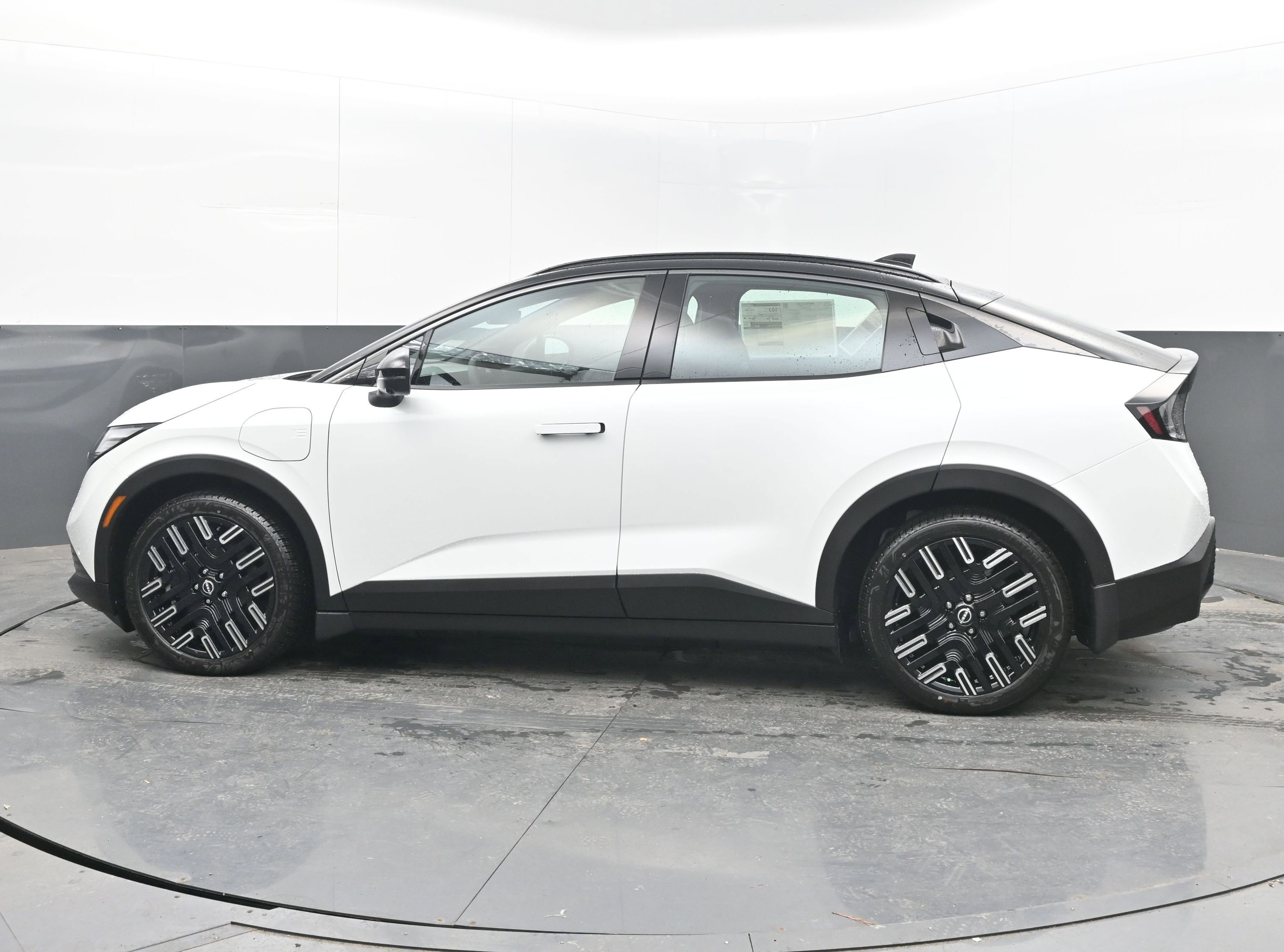 New 2026 Nissan Leaf Platinum+ image 5