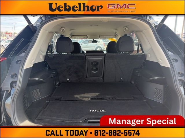 Used 2017 Nissan Rogue SV w/ SV Premium Package image 9