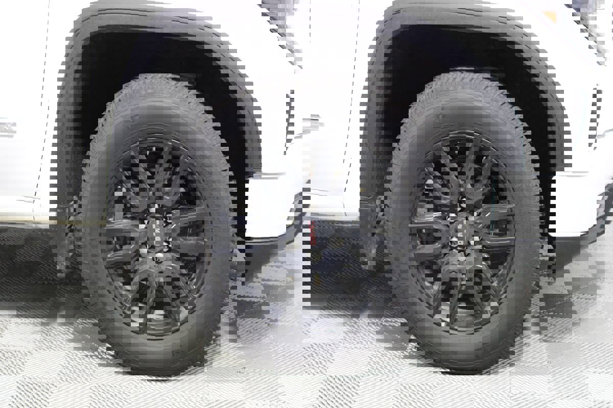 Used 2025 GMC Sierra 1500 Elevation image 36