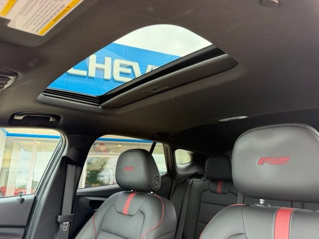 Used 2024 Chevrolet Trax RS w/ Sunroof Package FWD image 30