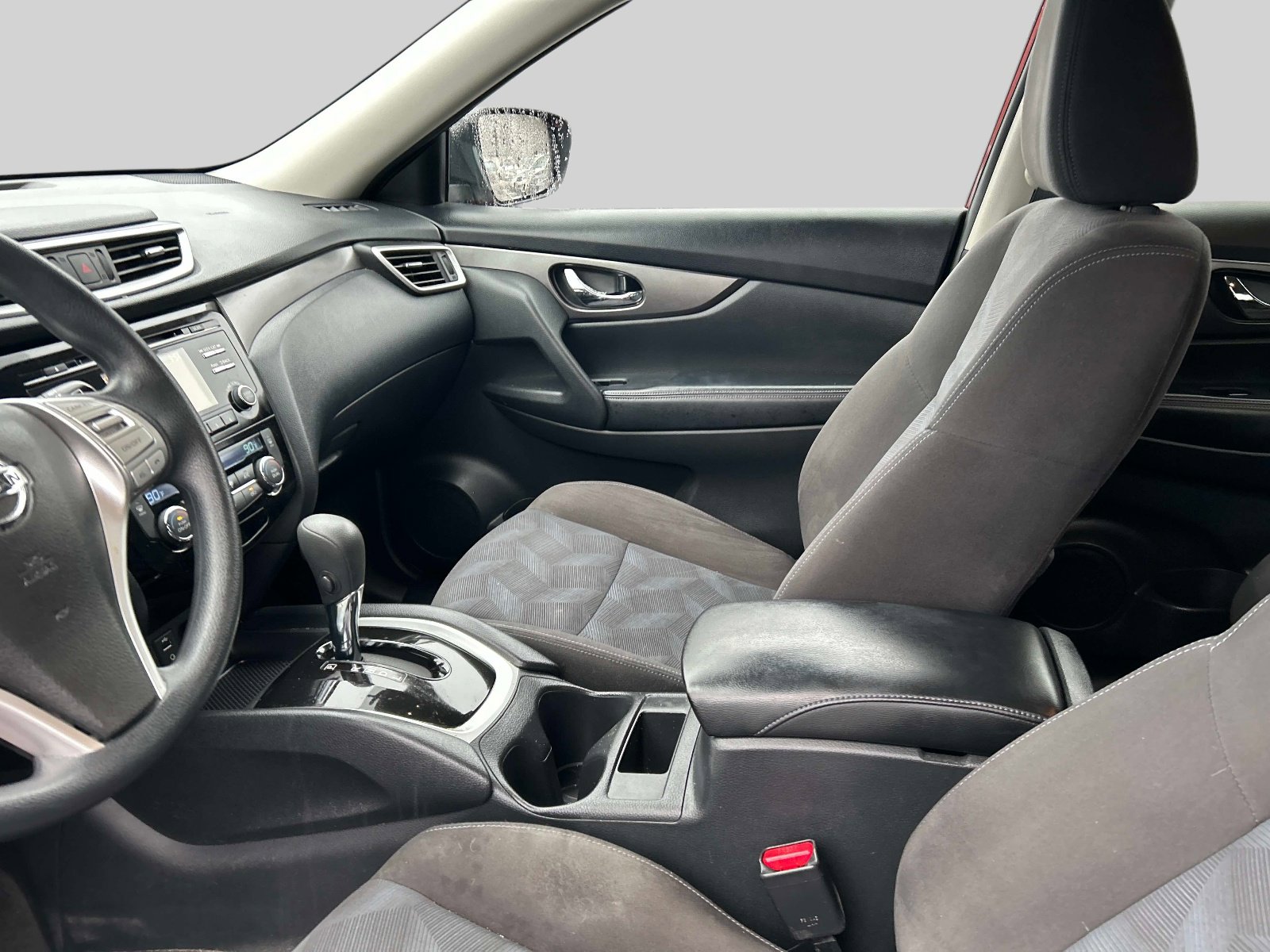 Used 2015 Nissan Rogue SV image 22