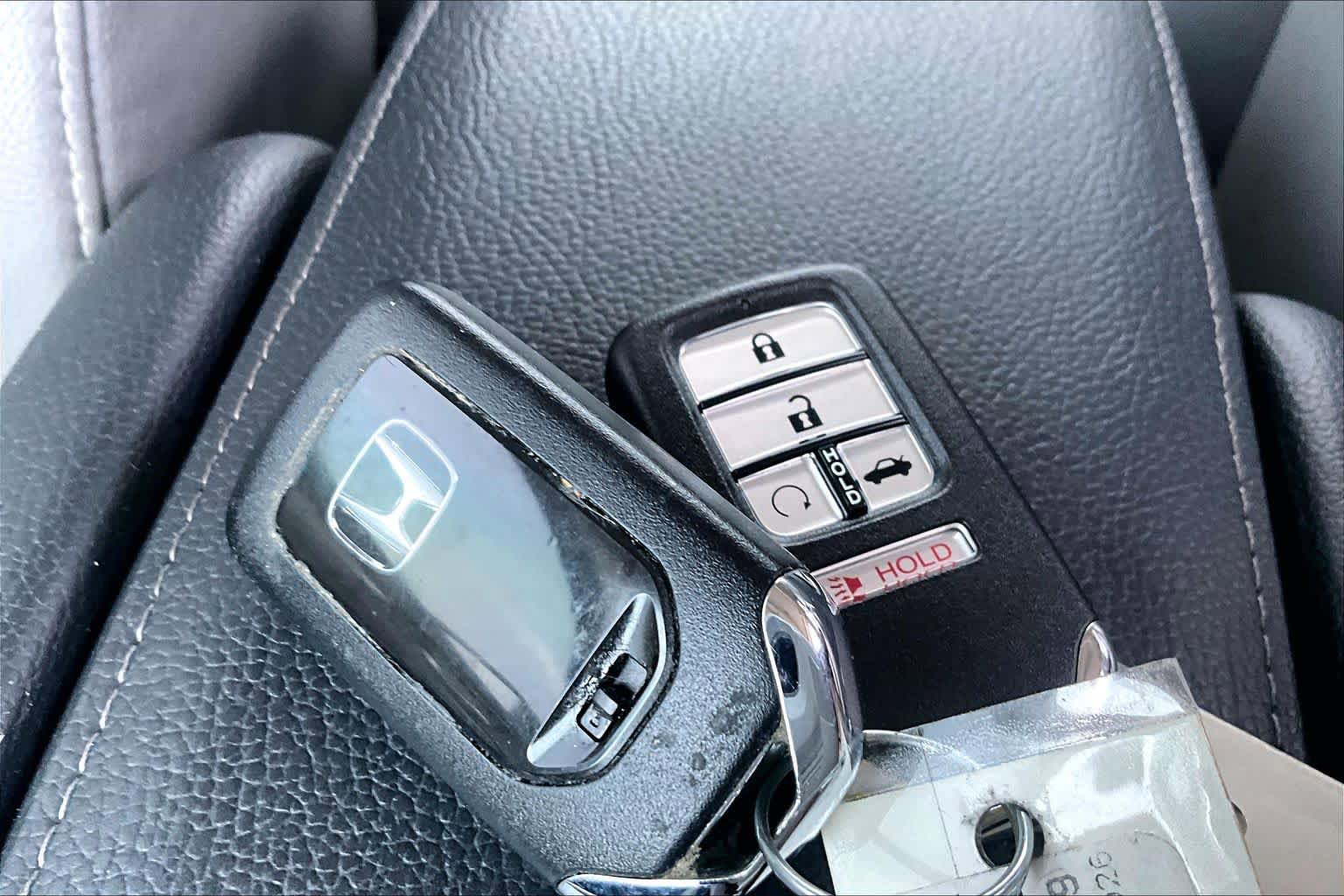 Used 2019 Honda Civic Touring image 14