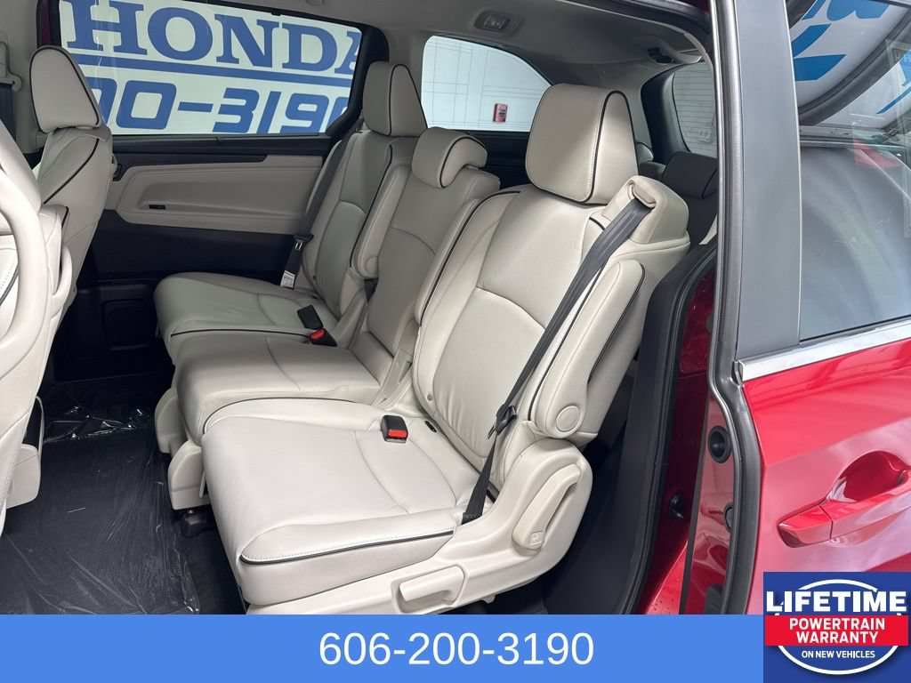 New 2026 Honda Odyssey Touring image 14