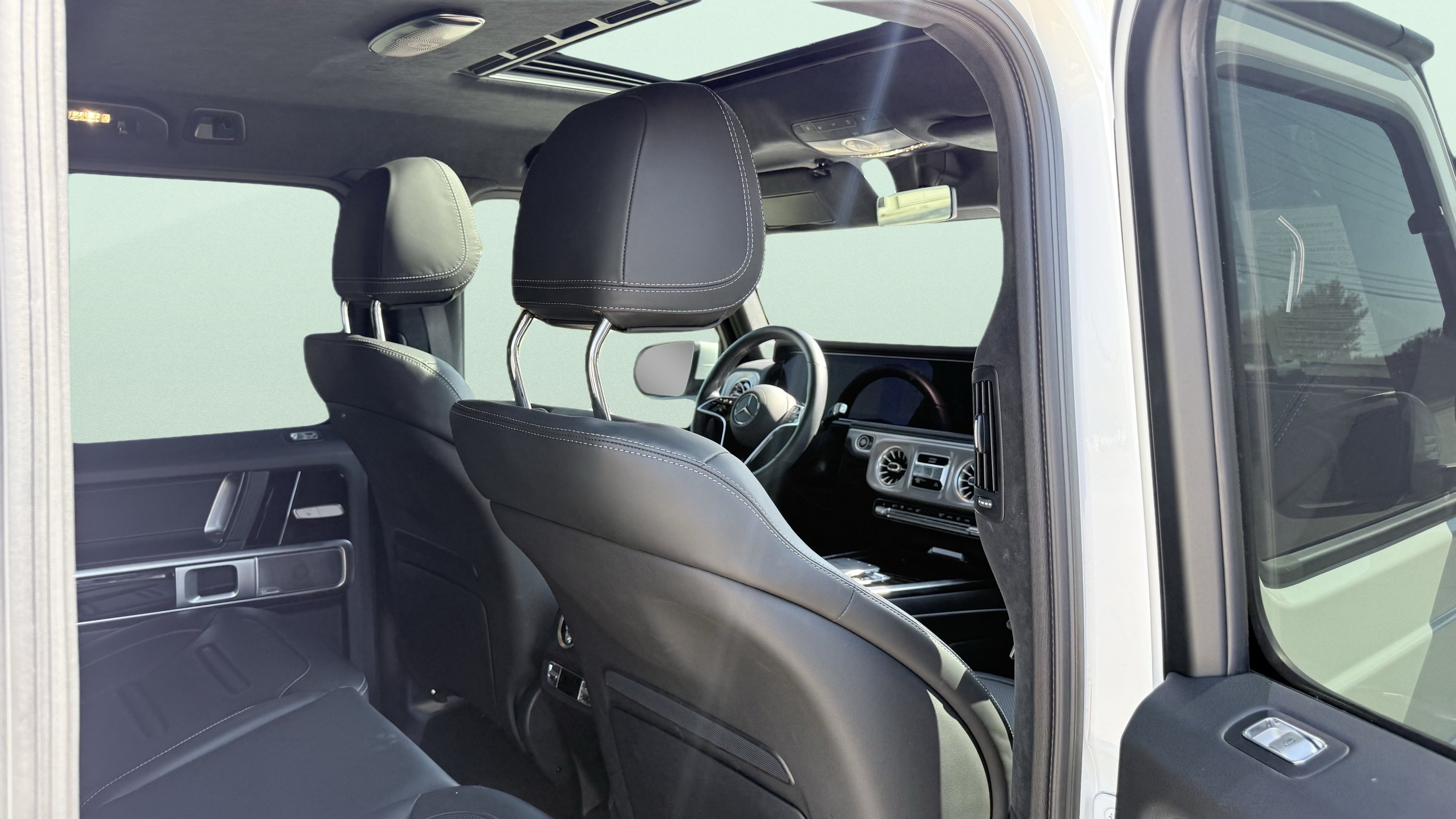 Used 2025 Mercedes-Benz G 550 image 38