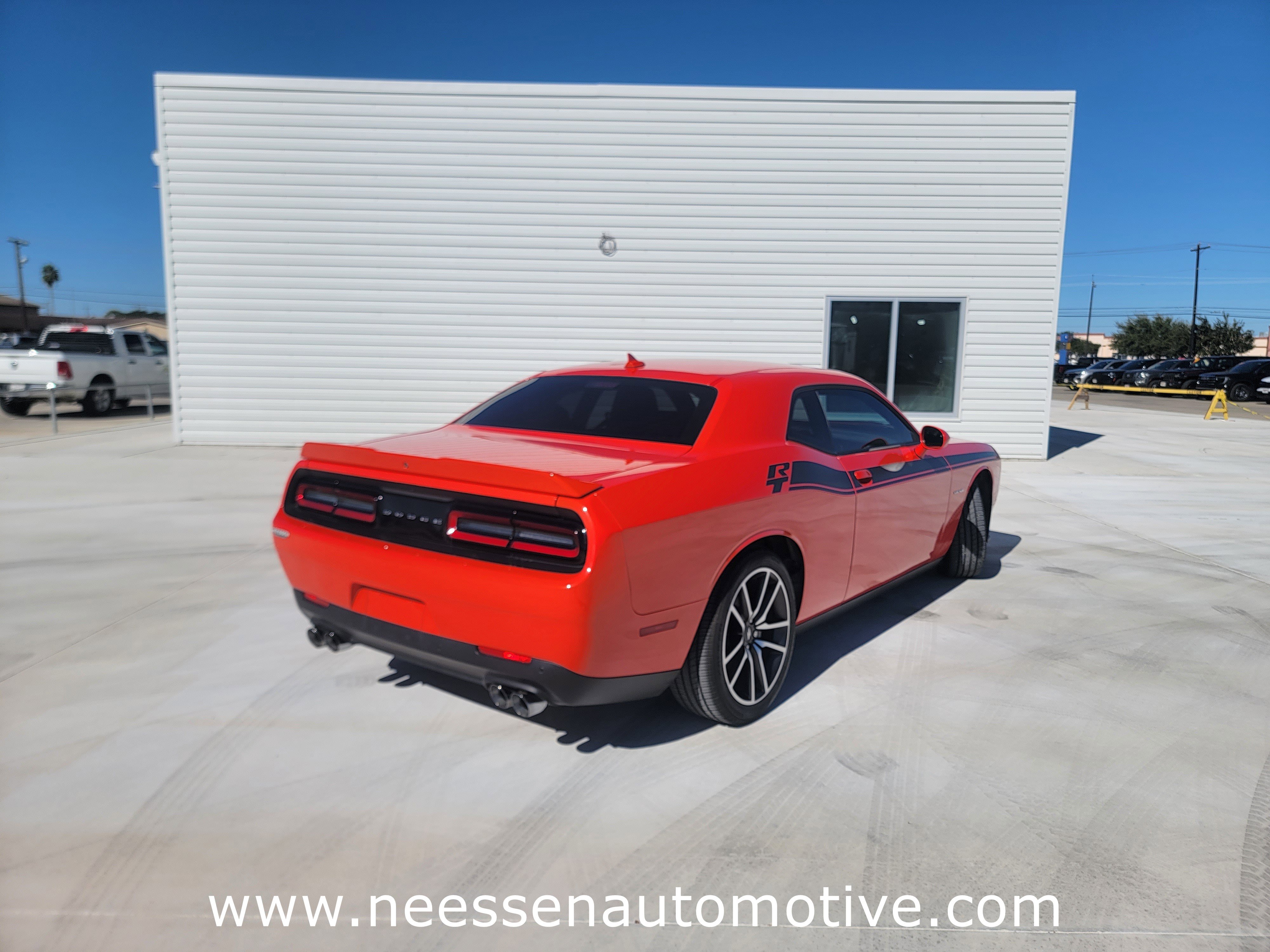 Used 2022 Dodge Challenger R/T w/ Plus Package image 7