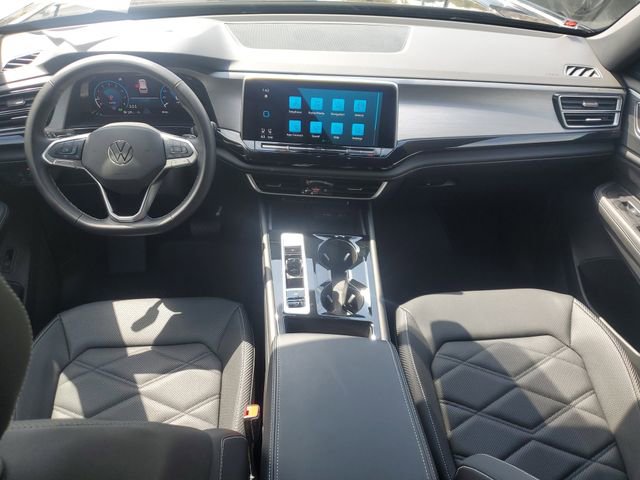 Certified 2025 Volkswagen Atlas Cross Sport SE w/ Panoramic Sunroof Package image 15