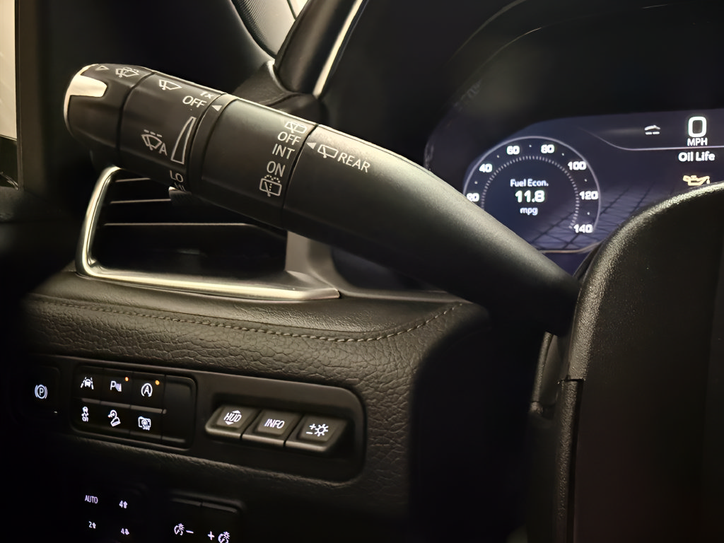 Used 2023 GMC Yukon Denali AWD/4WD image 19