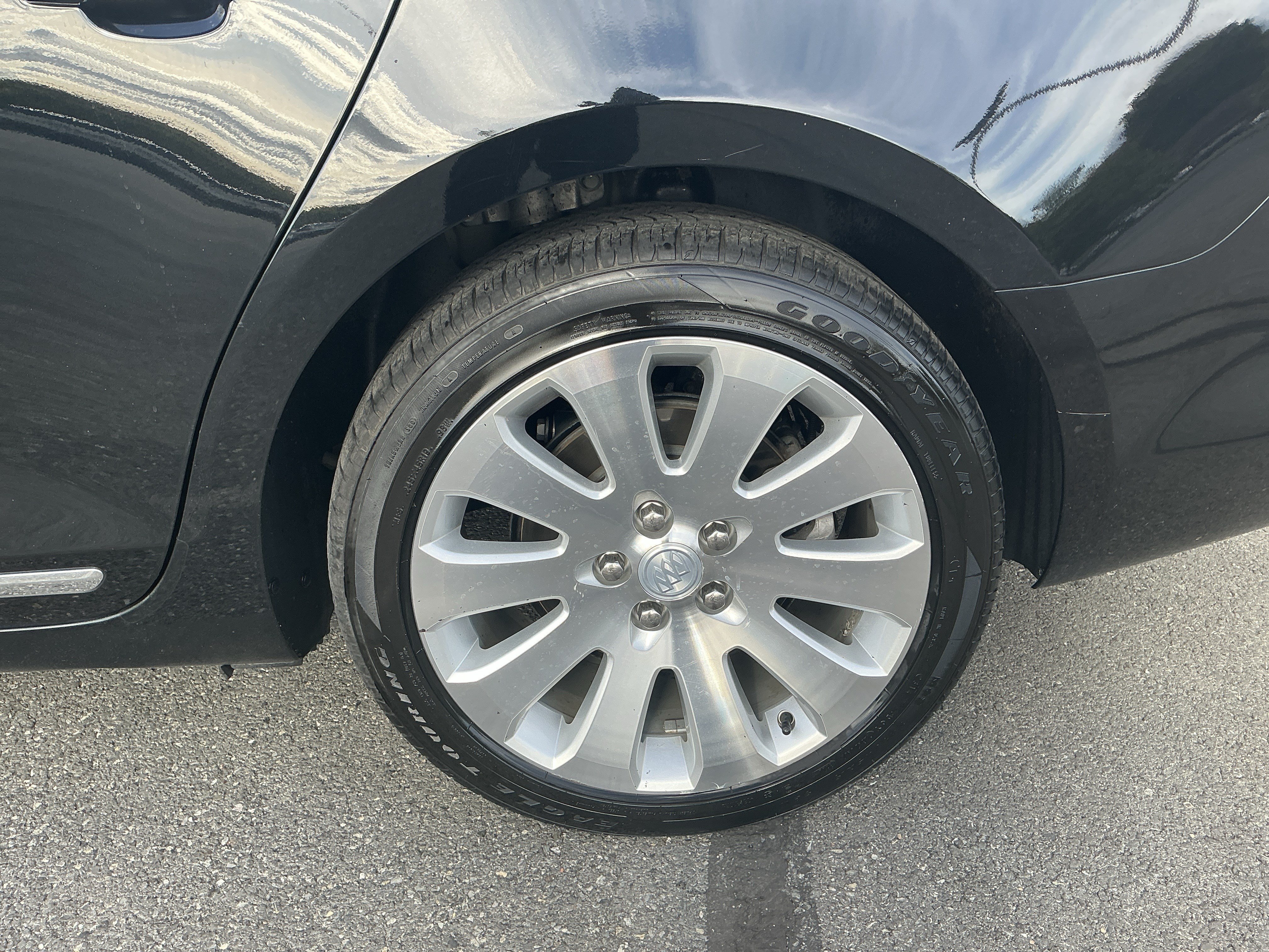 Used 2016 Buick LaCrosse Premium AWD/4WD image 9