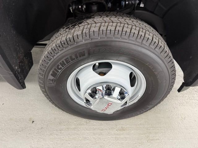 New 2026 GMC Sierra 3500 SLE w/ SLE Convenience Package AWD/4WD image 5