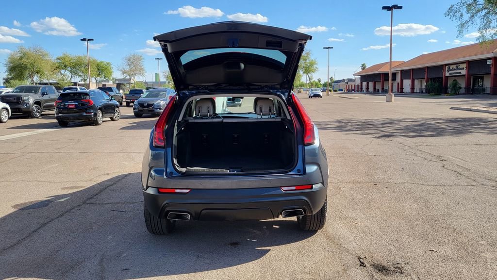 Used 2020 Cadillac XT4 Luxury w/ Cold Weather Package image 11